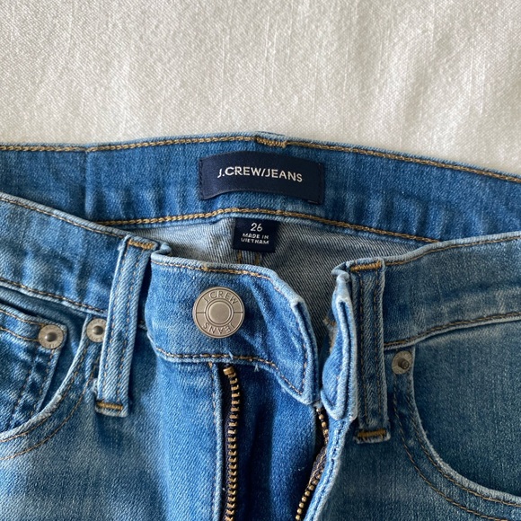 NWOT J.CREW DISTRESSED STRAIGHT LEG DENIM JEANS - Picture 4 of 7